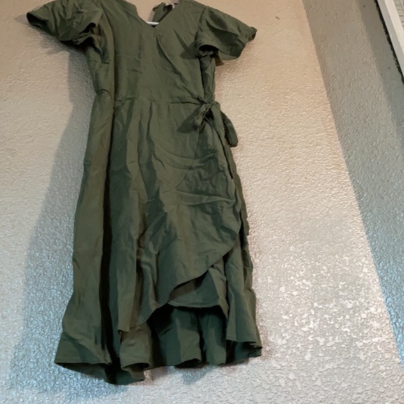 Girls dress - Picture 2 of 5